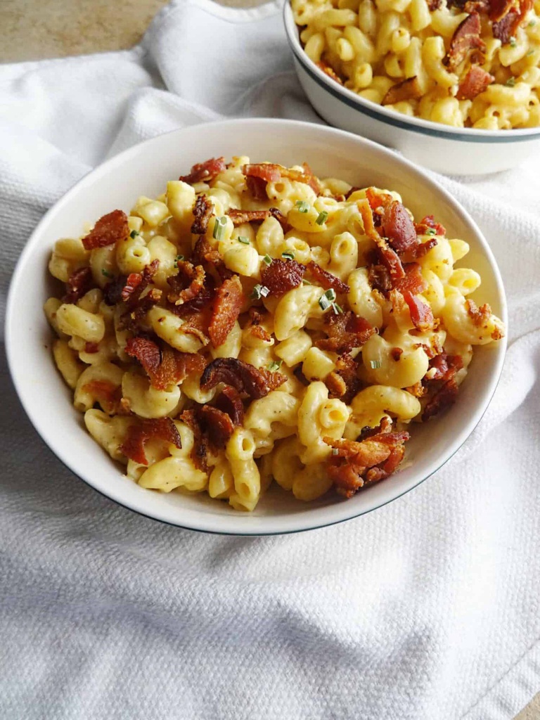 MAC AND CHEESE WITH BACON